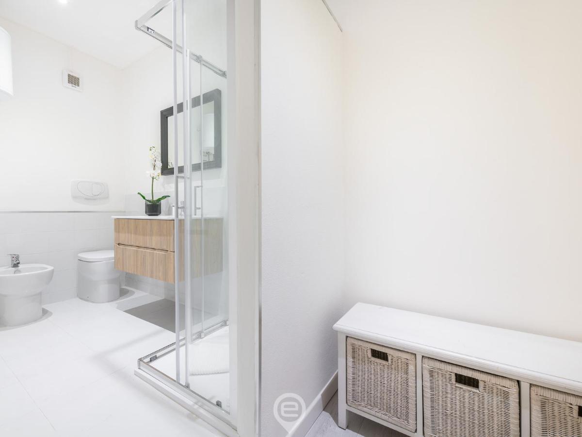 Garibaldi Central Apartment Каляри Екстериор снимка